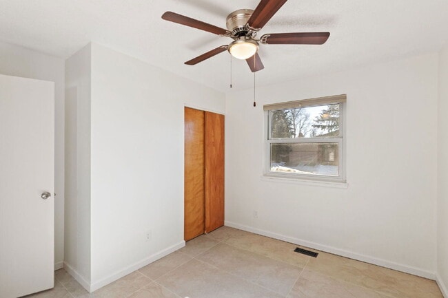 Building Photo - 2020 Independence Dr