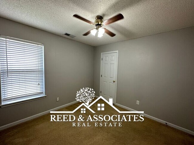 Building Photo - Cordova Home Located off of Houston Levee!