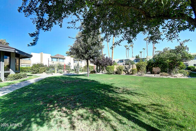 Building Photo - 4610 N 68th St