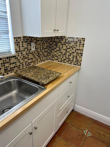 Building Photo - 400 SE 3rd Ave