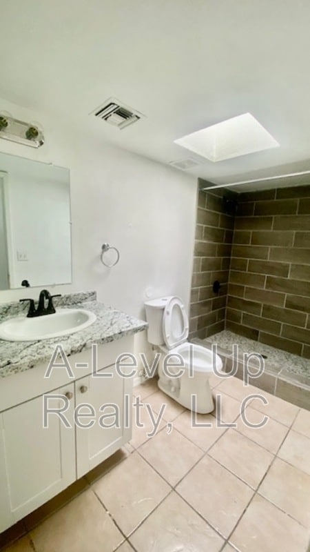 Building Photo - 1027 S Santa Rita Ave