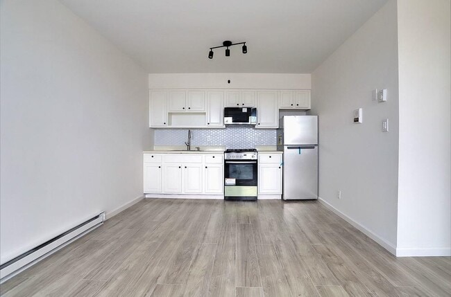 Building Photo - 502 Central Ave