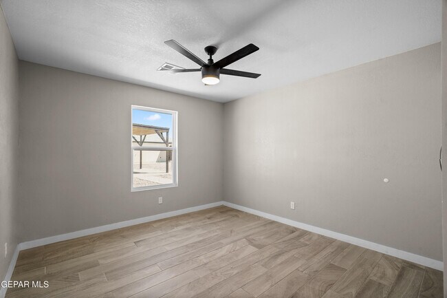 Building Photo - 11721 Valle Del Paseo Dr