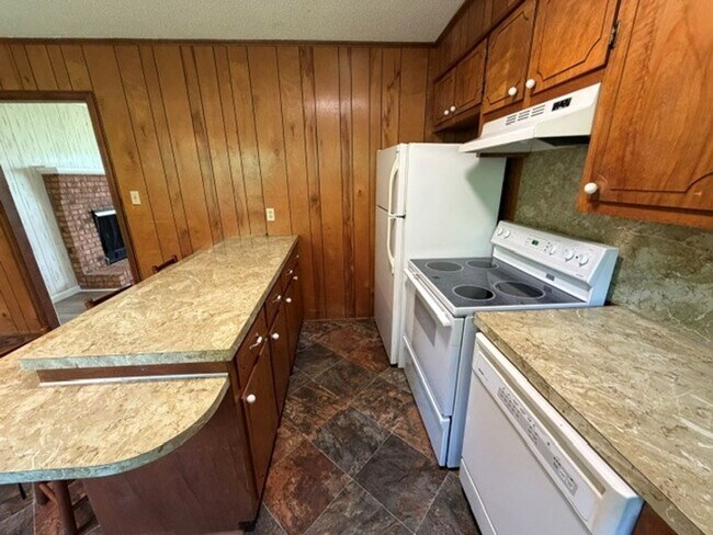 Building Photo - 3399 NC-16