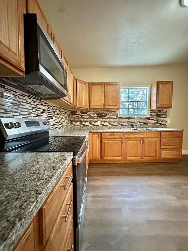 Building Photo - COMING MAY 2026!!! - Fully Remodeled 3-Bedroom Home w/ Bonus Room!!