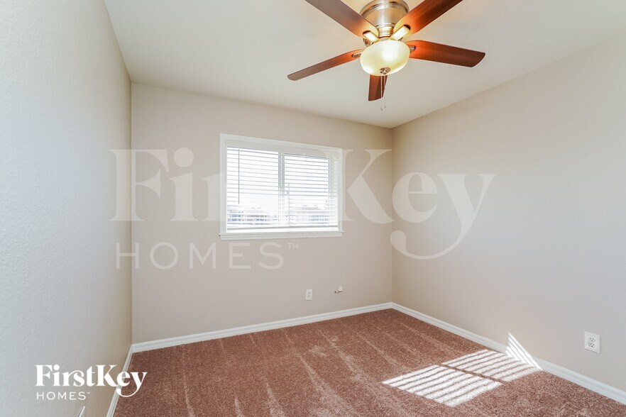 Building Photo - 1821 NW 23rd Ave