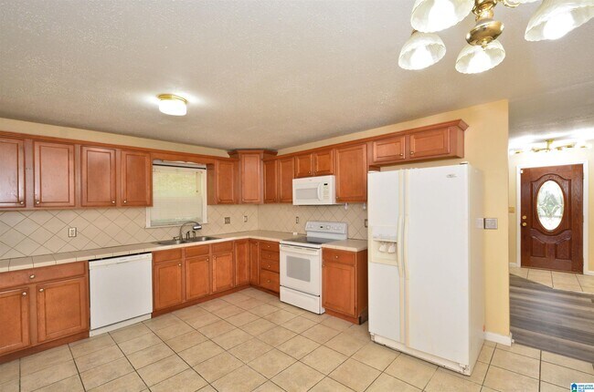 Building Photo - 1721 Maralyn Dr