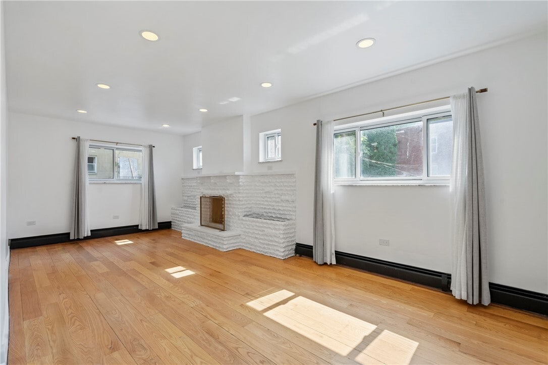 Building Photo - 6026 Sawyer St