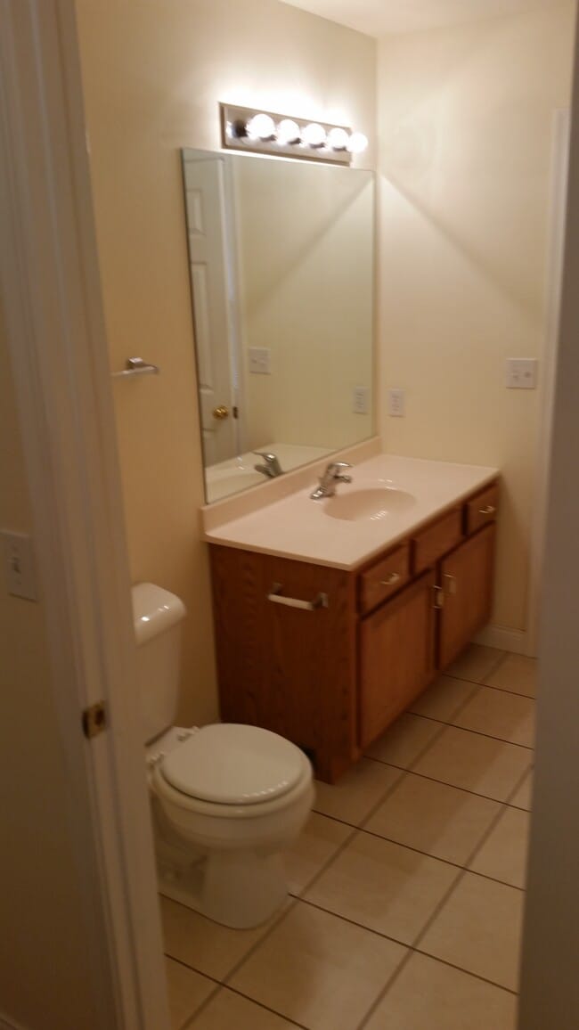 Building Photo - 3603 Zinnia Dr