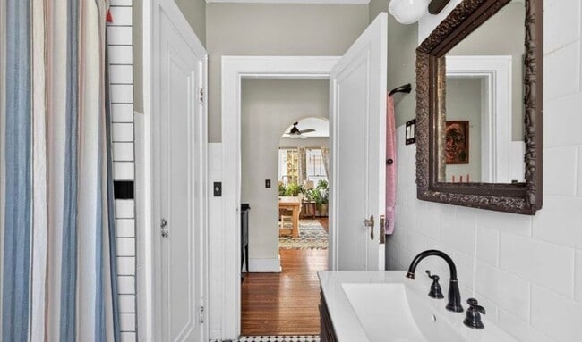 Building Photo - Beautiful 3 Bedroom!