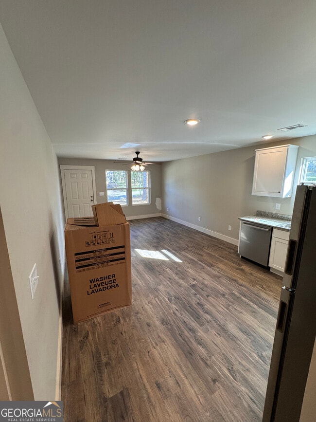 Building Photo - 186 Maret St