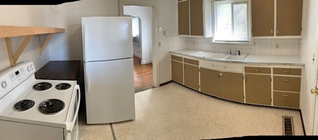 Building Photo - Adorable Valley 1+bedroom bungalow with Shop!