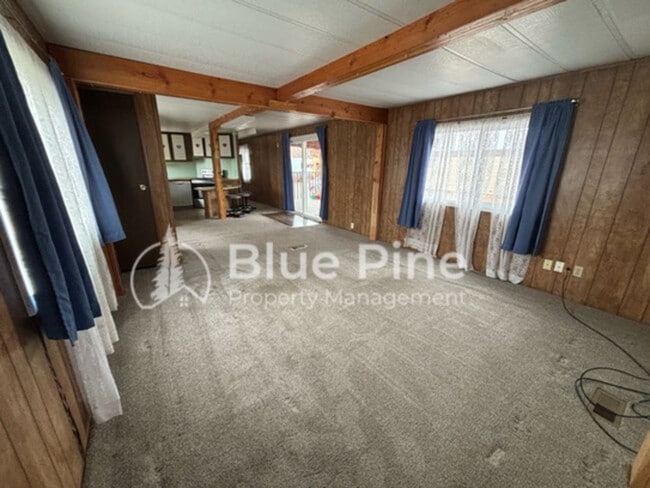 Building Photo - 511 US-26