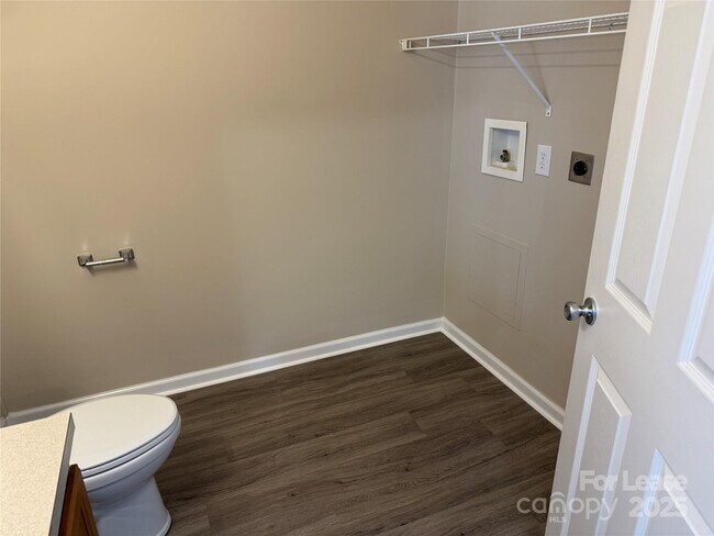 Building Photo - 918 Faye St