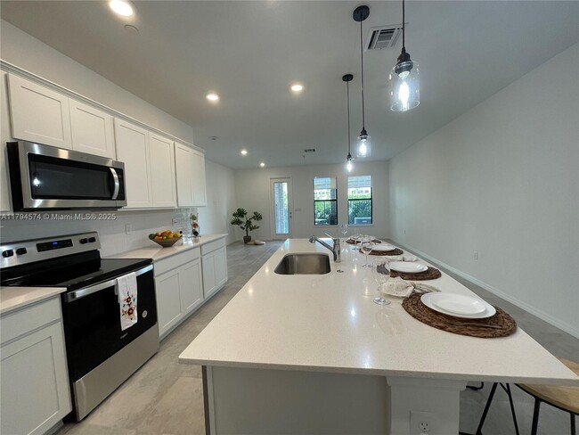 Building Photo - 8366 NW 7th Ct