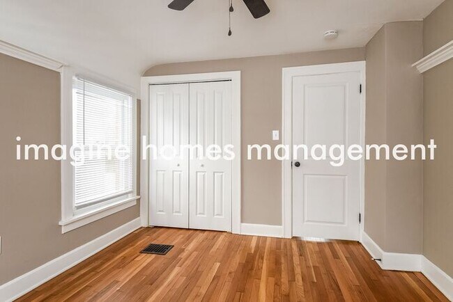Building Photo - Remodeled Home in Solon. Pets Welcome!