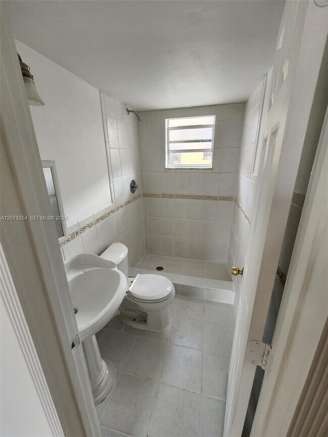 Building Photo - 2770 W 61st Pl