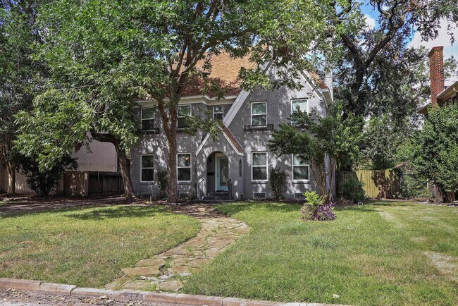 Building Photo - 3321 Charleston St