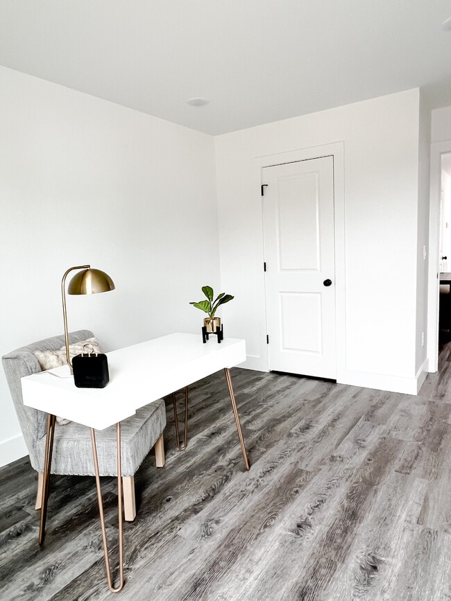 Building Photo - 126 Parris Bridge Rd