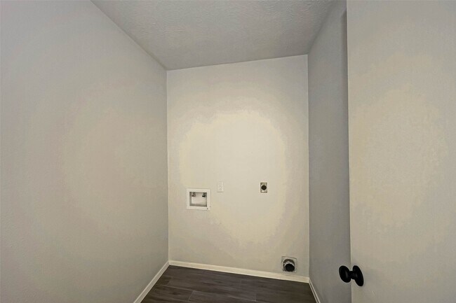 Building Photo - 2330 Grindstone Ln