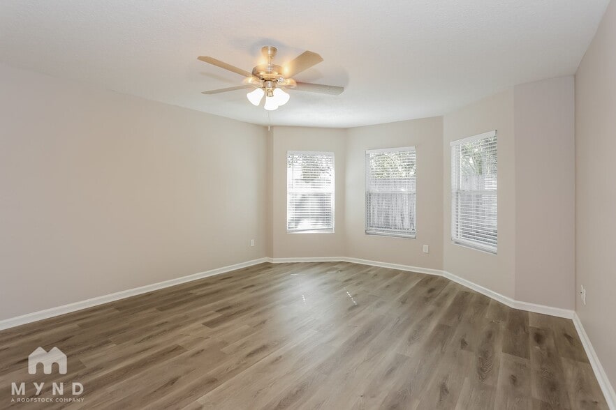 Building Photo - 15768 Canoe Creek Dr