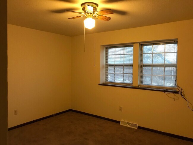 Building Photo - 1484-86 Sonora Dr.