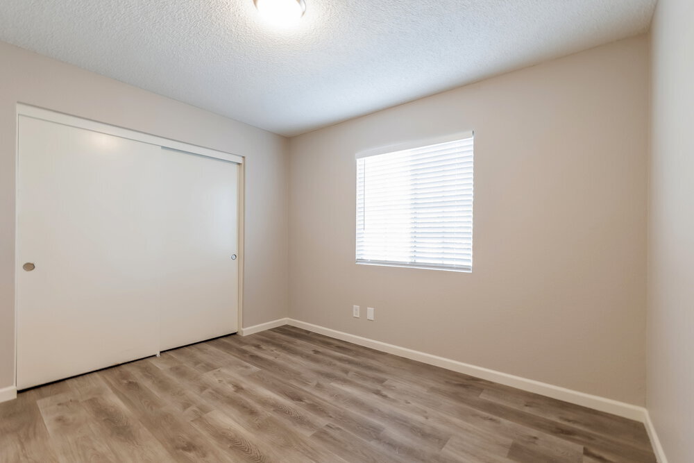 Building Photo - 517 E Kristal Way