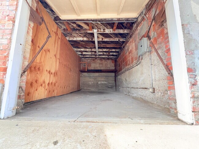 Building Photo - 2/Bed 1 Bath Beach Front Cottage