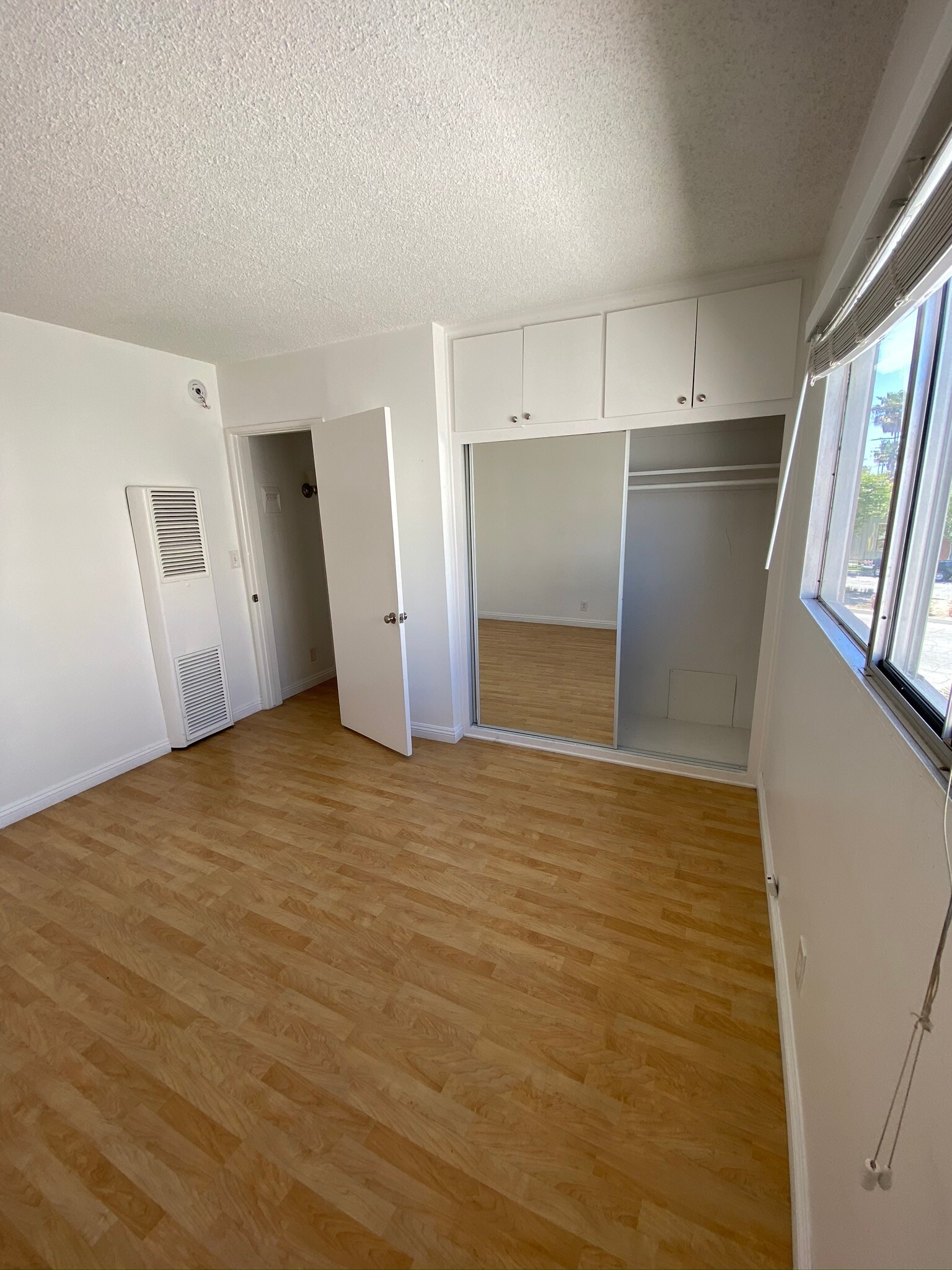 Bedroom - 940 S Venice Blvd