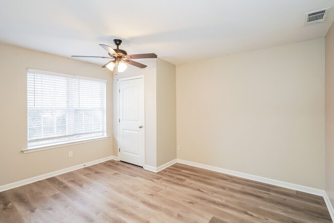 Building Photo - 106 Rushing Water Ct