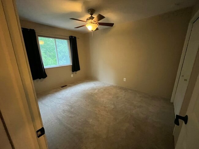 Building Photo - 3456 Burbank Dr