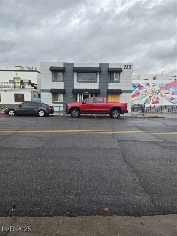 Building Photo - 223 N 9th St