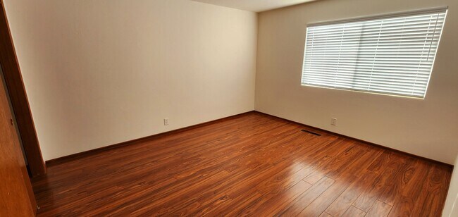 Building Photo - 1703 Marshall Ct