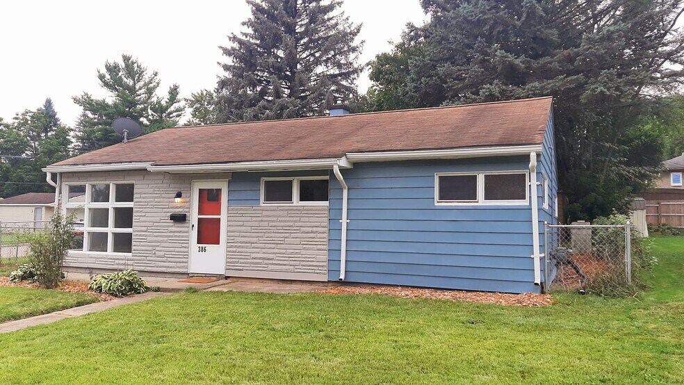 Primary Photo - 386 Worden St