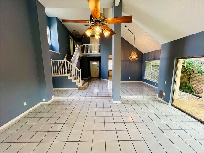 Building Photo - 16079 Hidden Acres Dr