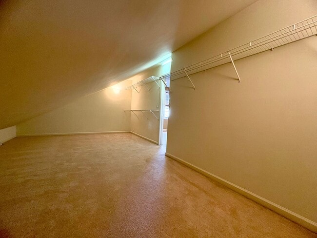 Building Photo - 3 bedroom 2.5 bathroom Townhome in Mount Joy!