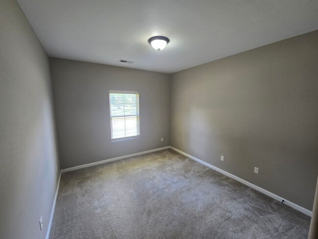 Building Photo - 8949 Poplar Pike