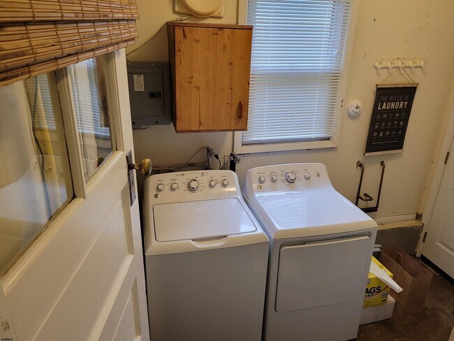 Building Photo - 103 N Rosborough Ave