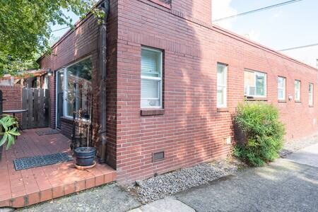 Building Photo - 2243 NW Flanders St