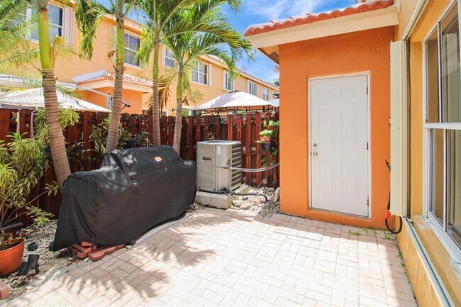Building Photo - 8544 NW 140th Terrace