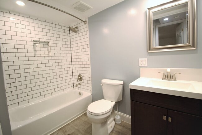 Building Photo - Renovated Single Family Home in the Heart ...