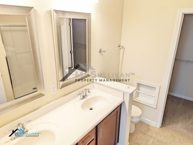 Building Photo - 5454 Jessip St