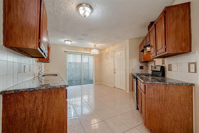 Building Photo - 1490 Hunters Park Dr