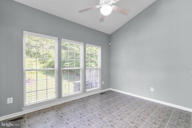 Building Photo - 6381 Stockbridge Overlook Ct