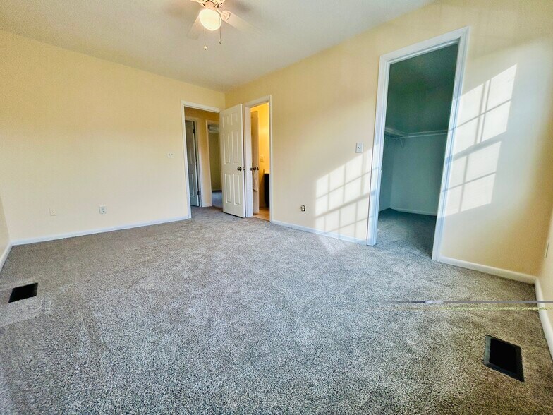 Primary Bedroom w/Large Walk-in Closet - 718 Spence Cir