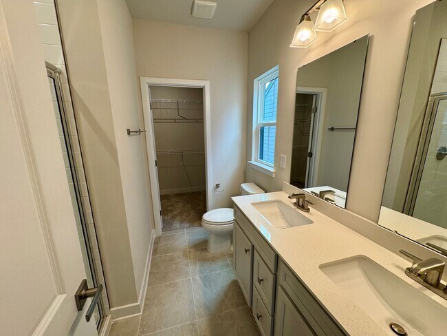 Building Photo - New Construction in Southend