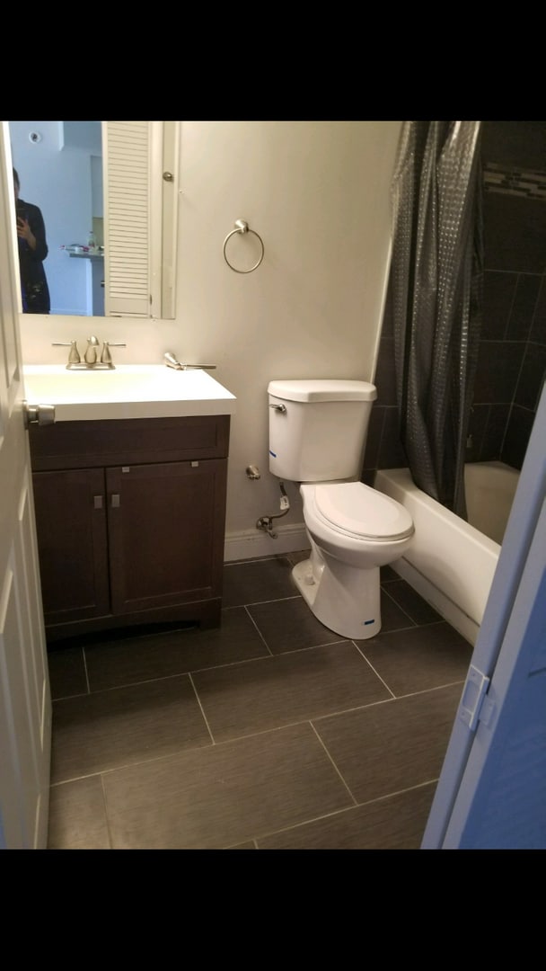 Building Photo - TWO BEDROOM TWO BATHROOM!!  WATERFRONT COMMUNITY