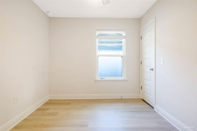 Building Photo - 8702 Doris Ave