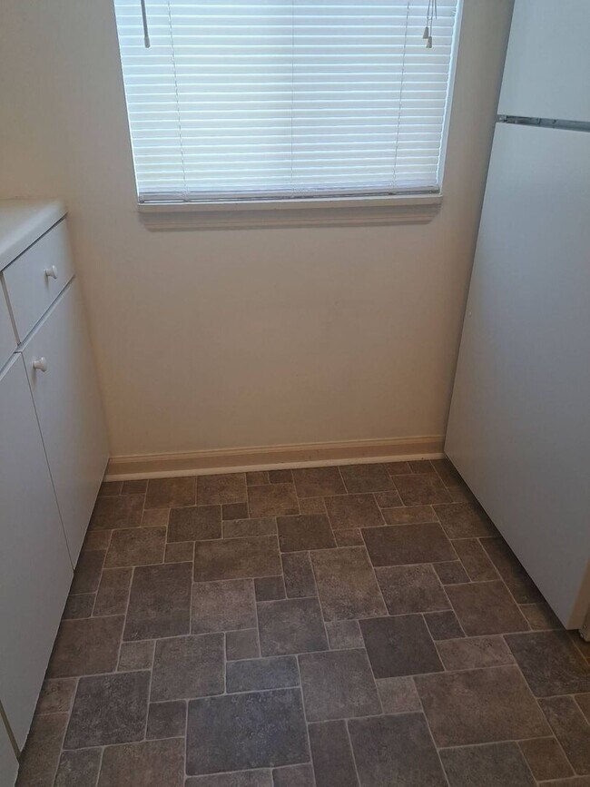 Building Photo - 2 Bedroom 2 Bath Condo on the 3rd floor