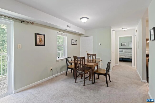 Building Photo - 545 Burgoyne Rd